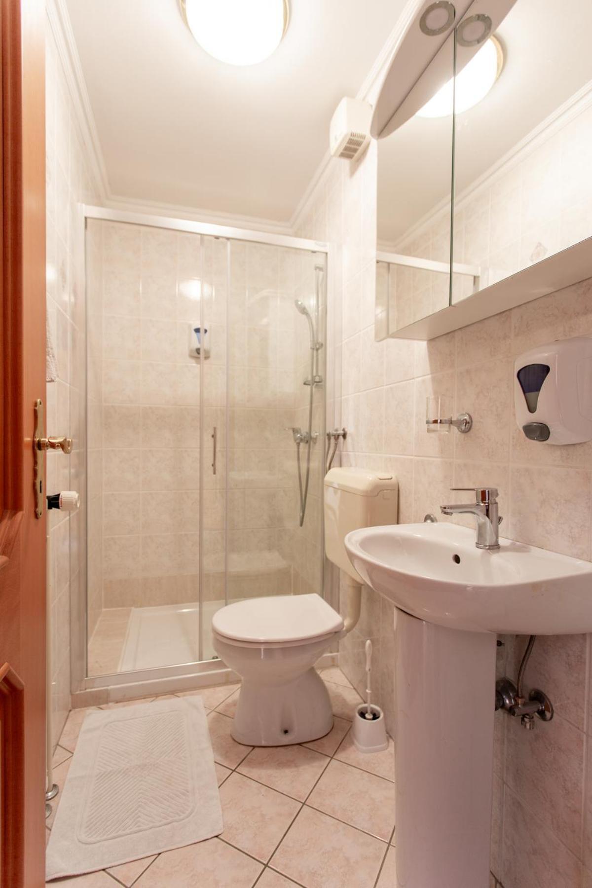Gostisce Pri Dveh Petelinih Hotel Bled Luaran gambar