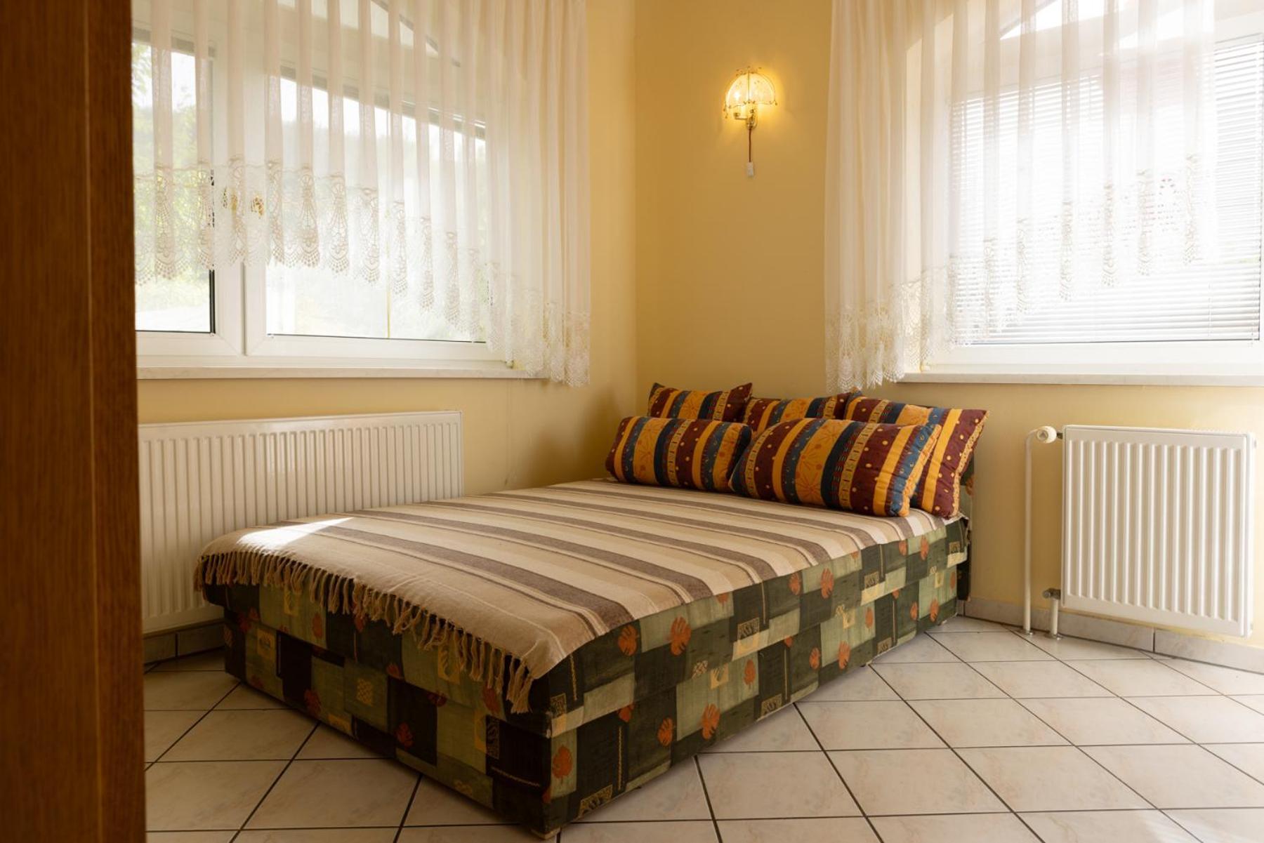 Gostisce Pri Dveh Petelinih Hotel Bled Bilik gambar