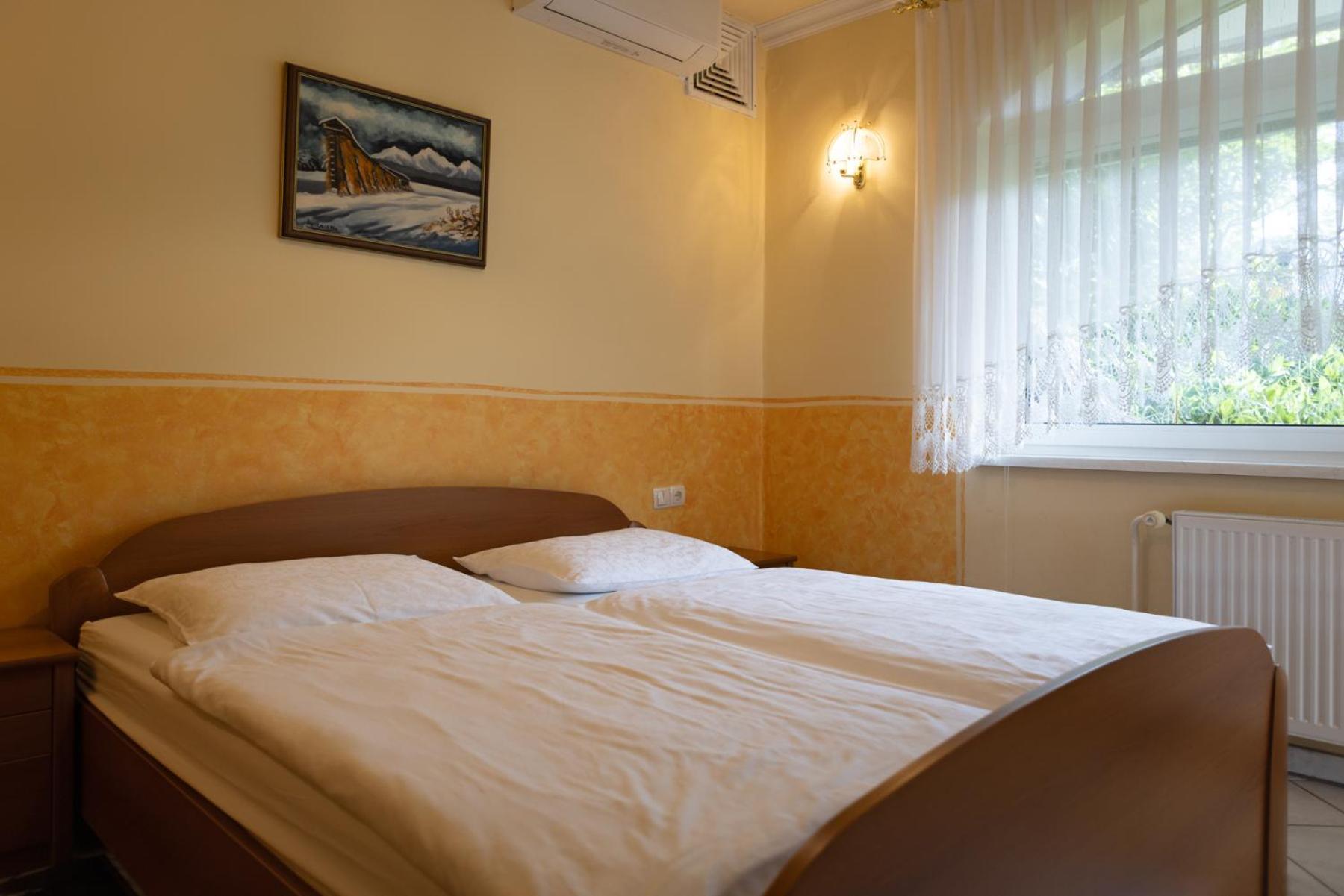 Gostisce Pri Dveh Petelinih Hotel Bled Bilik gambar