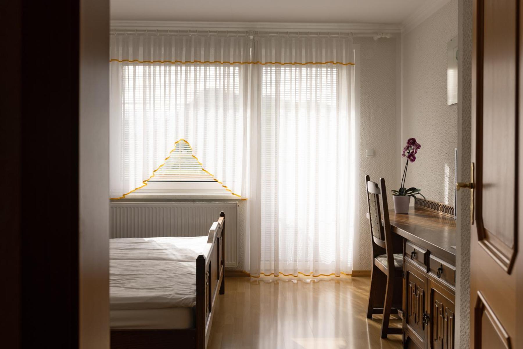 Gostisce Pri Dveh Petelinih Hotel Bled Bilik gambar
