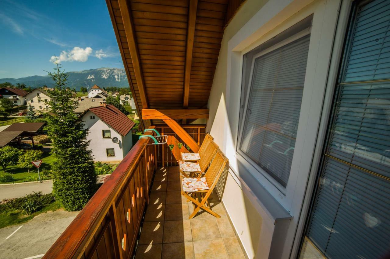 Gostisce Pri Dveh Petelinih Hotel Bled Luaran gambar