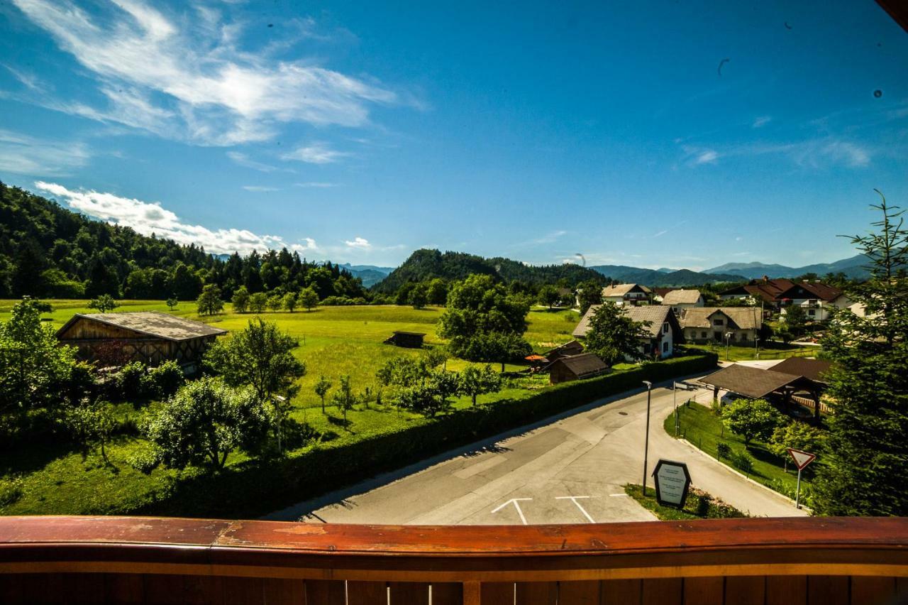 Gostisce Pri Dveh Petelinih Hotel Bled Luaran gambar